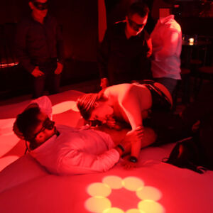 Gangbang en un Club SW